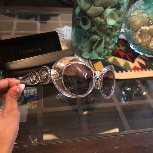 100% Authentic Versace Sunglasses. BRAND NEW.